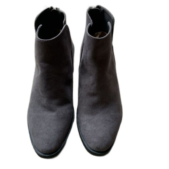 Dolce Vita Grey Vegan Suede Low Heel Ankle Booties Women's size 6.5 Classic - Picture 5 of 8